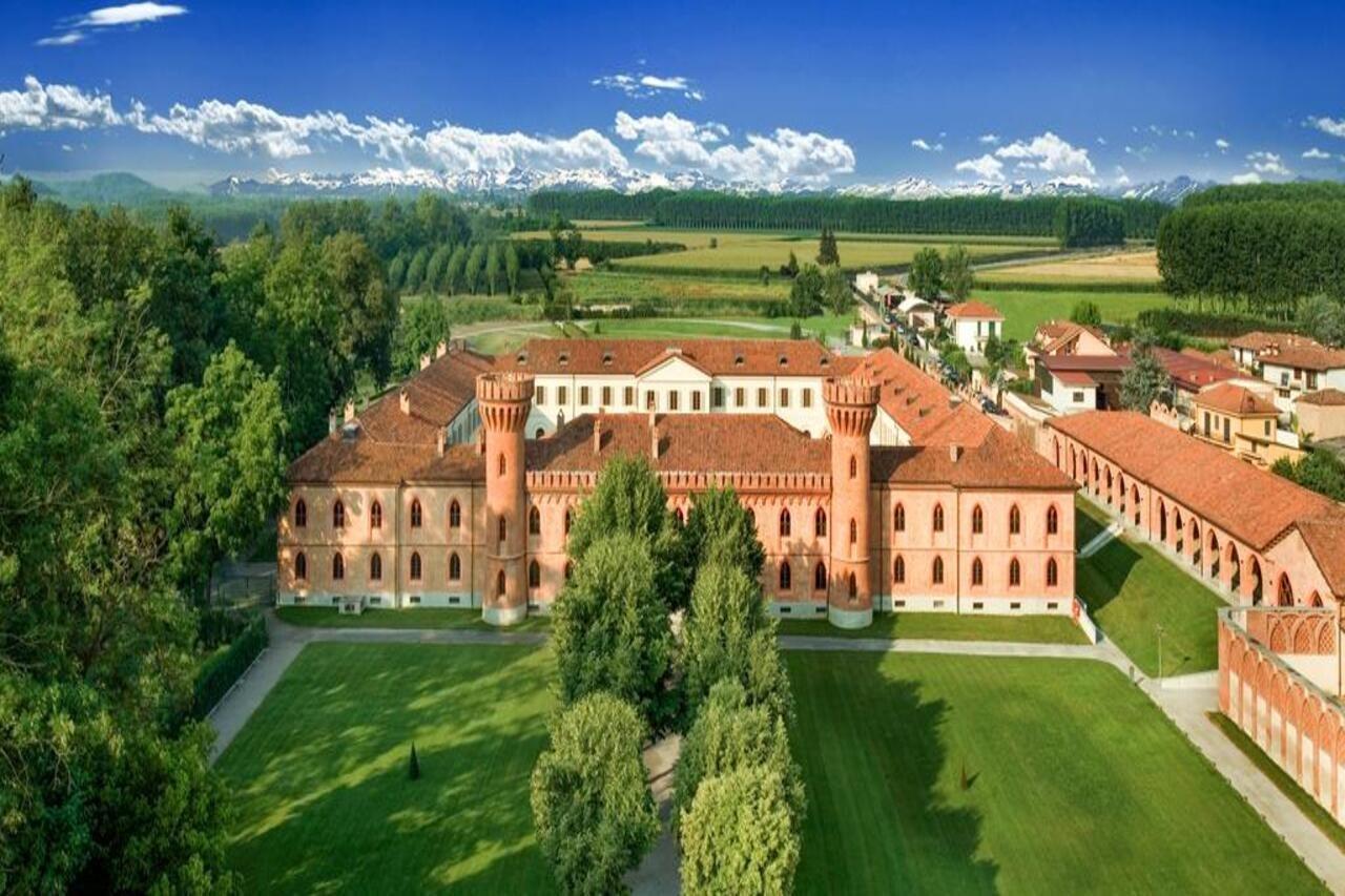 Albergo Dell'Agenzia Бра Экстерьер фото