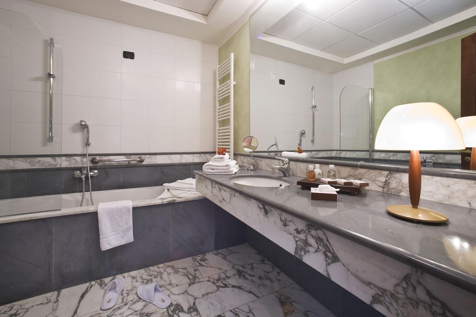 Albergo Dell'Agenzia Бра Экстерьер фото