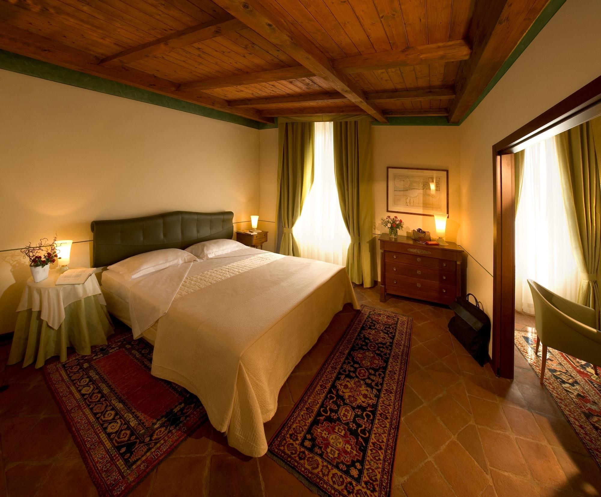 Albergo Dell'Agenzia Бра Экстерьер фото