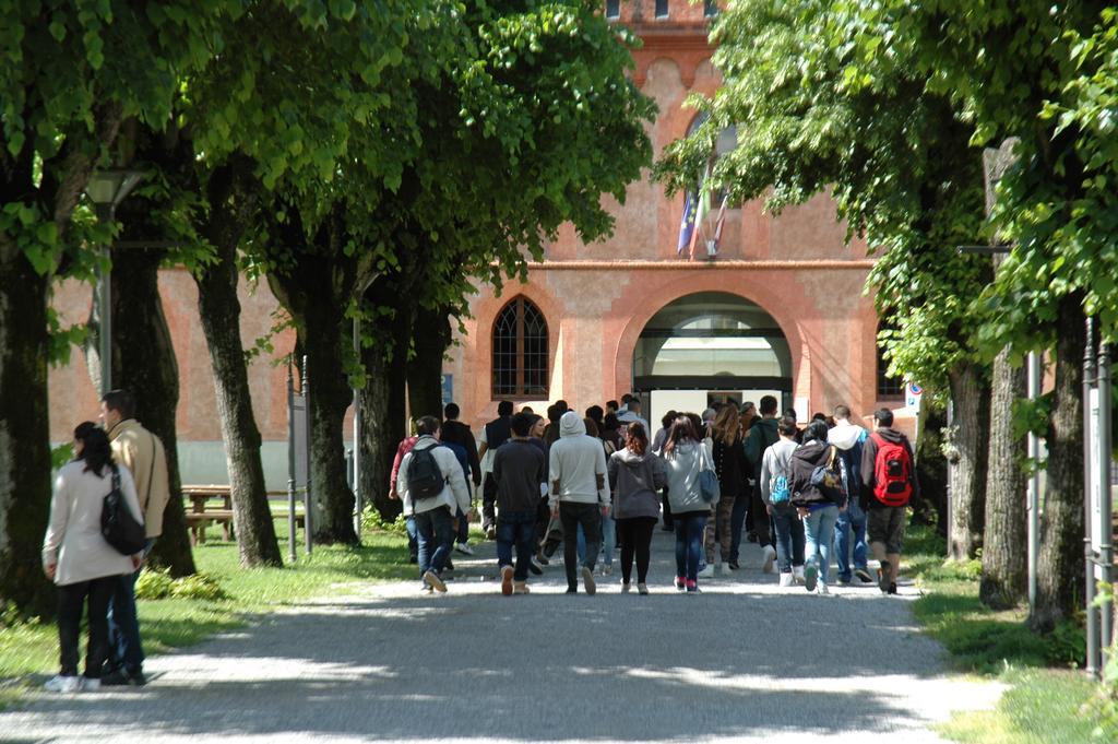Albergo Dell'Agenzia Бра Экстерьер фото