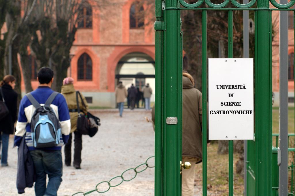 Albergo Dell'Agenzia Бра Экстерьер фото