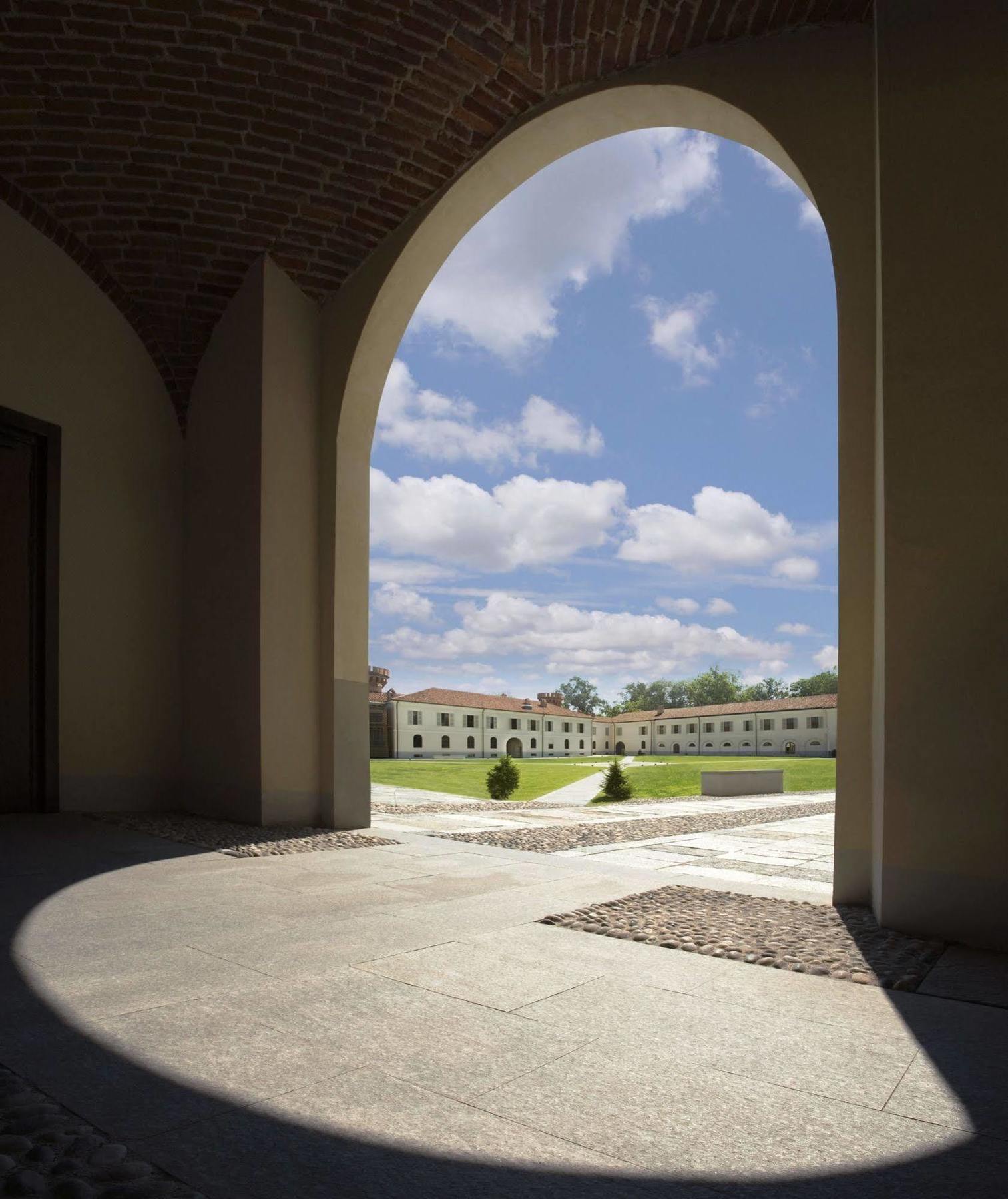 Albergo Dell'Agenzia Бра Экстерьер фото