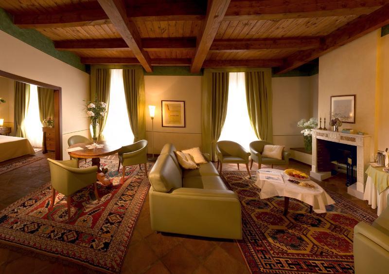 Albergo Dell'Agenzia Бра Экстерьер фото